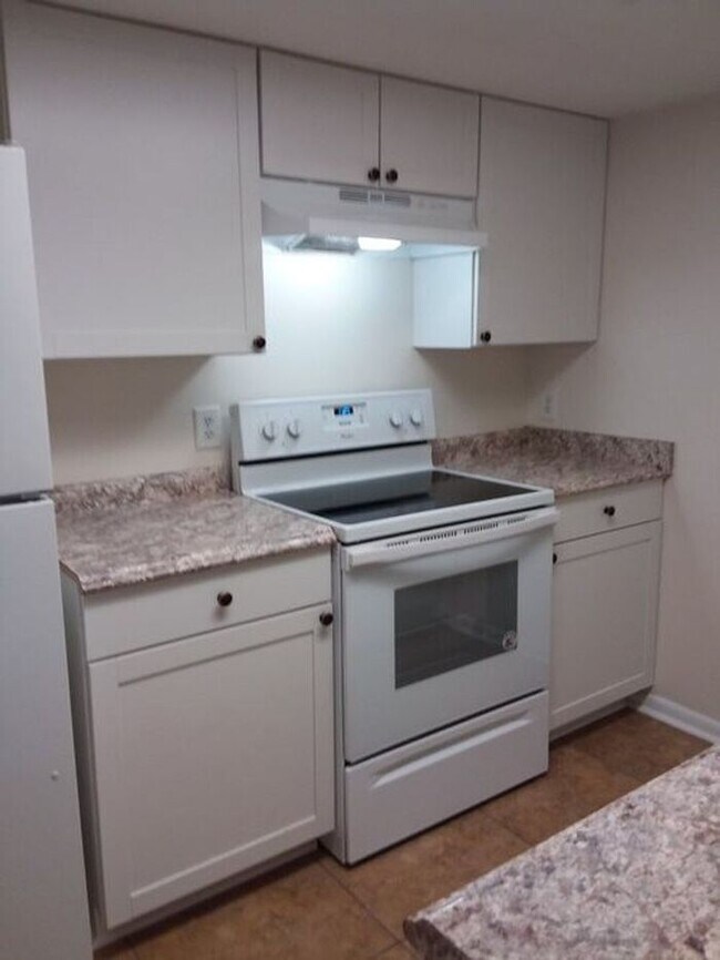 Photo - Beautiful 2/2 townhome located near NAS Jax