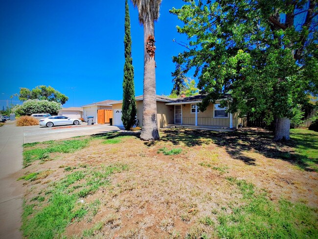 2162 Tamie Ln