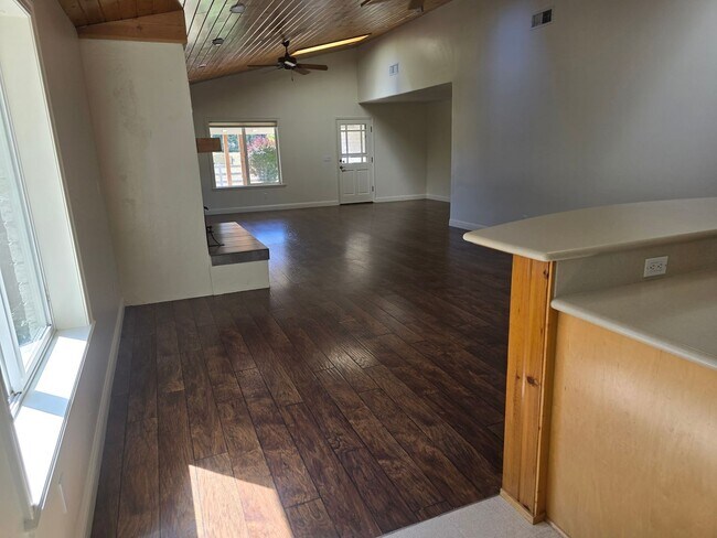 3130 S River Rd Unit 1