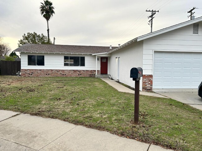 Photo - 1941 Reseda Ln House