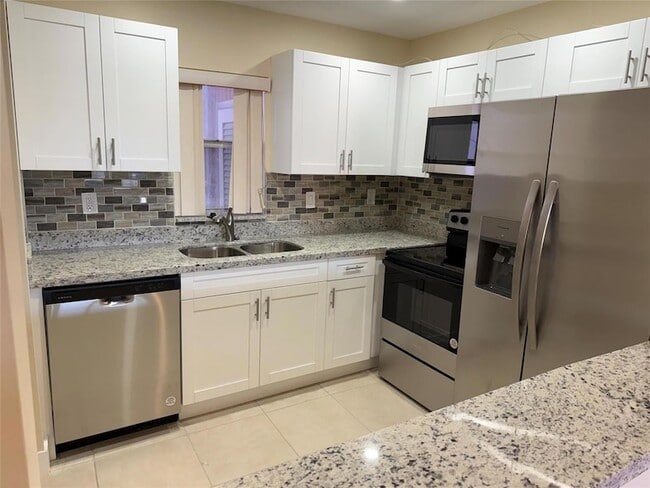 Photo - 1450 N Riverside Dr Unit 204