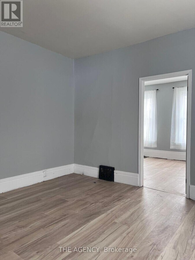 Photo - 342 Dalhousie St