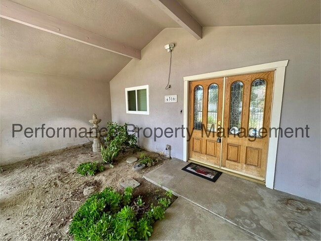 Photo - Cozy 3 Bed/2 Bath SW Bakersfield Home w/ Pool & $0 Deposit Option