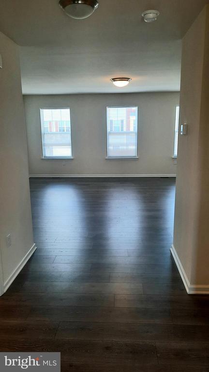 Photo - 837 Admiral's Quay Dr