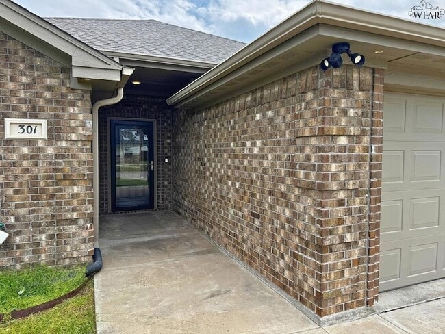 Photo - 301 Mariners Wy