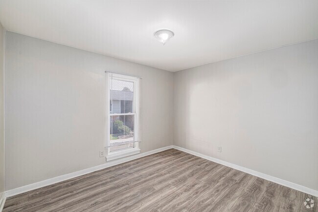 2BR, 1BA - 825SF - Second Bedroom