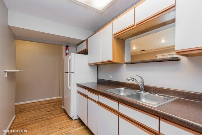 Photo - 1515 W Oakdale Ave