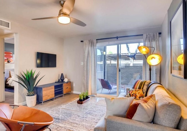 Building Photo - The Glen at Old Town Rental