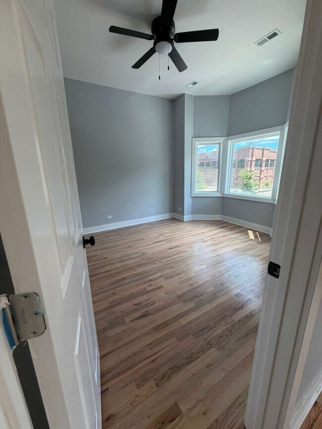 Photo - 1742 N California Ave