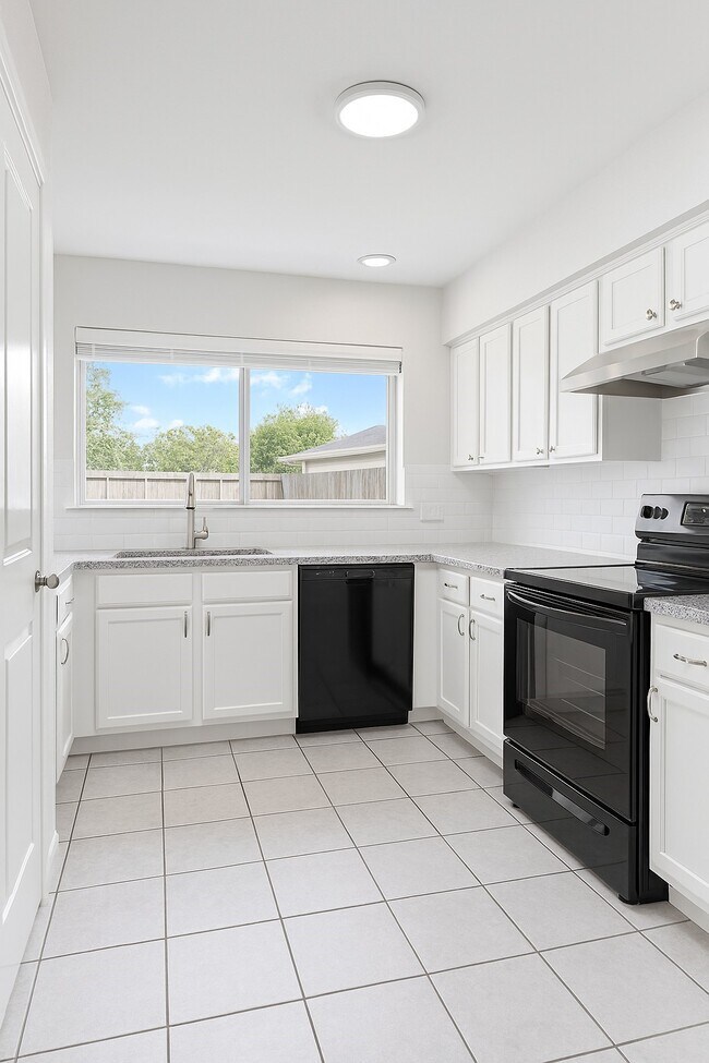Photo - 17510 Lobo Trail