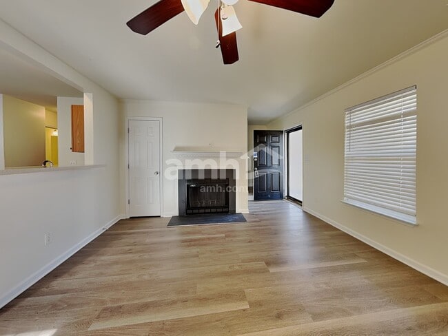 Photo - 3709 Pinkham Way