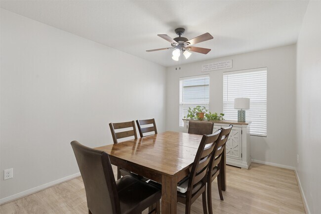 Photo - 16852 Greenhouse St