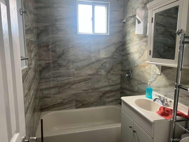 Photo - 105-32 130th St