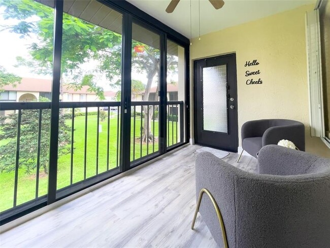 Building Photo - 340 Knotty Pine Cir Unit B2