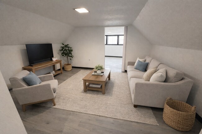 Photo - 3611 E 147th St Unit 3