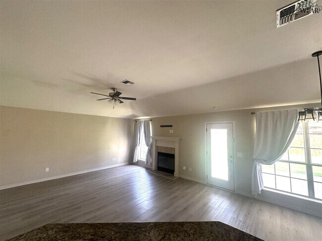 Photo - 604 Charlotte Ave