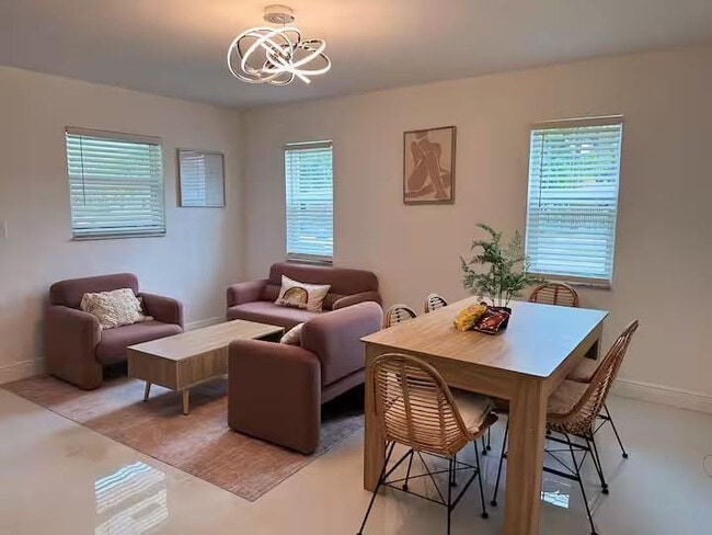 Photo - 1720 NE 146th St