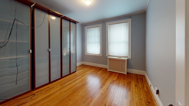 Photo - 79 Thatcher St