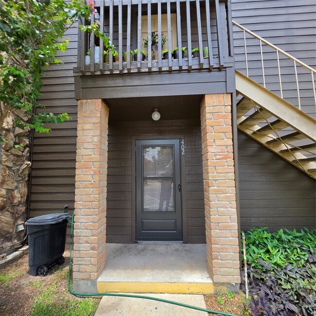 Building Photo - 12755 Mill Ridge Dr