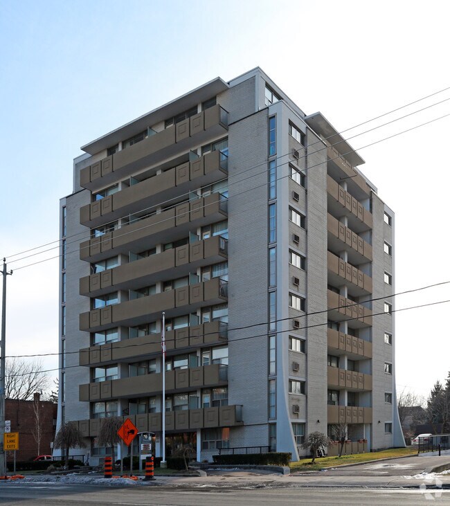 Photo - Davisville Tower