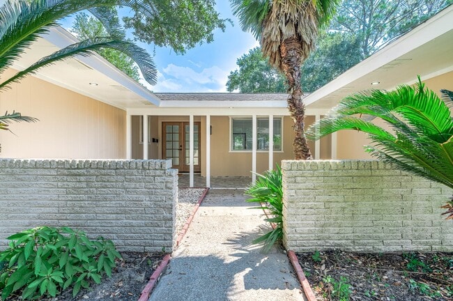 Building Photo - 1616 Redway Ln