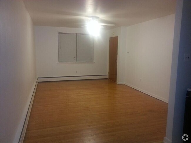 Building Photo - 206 Furley St Rental