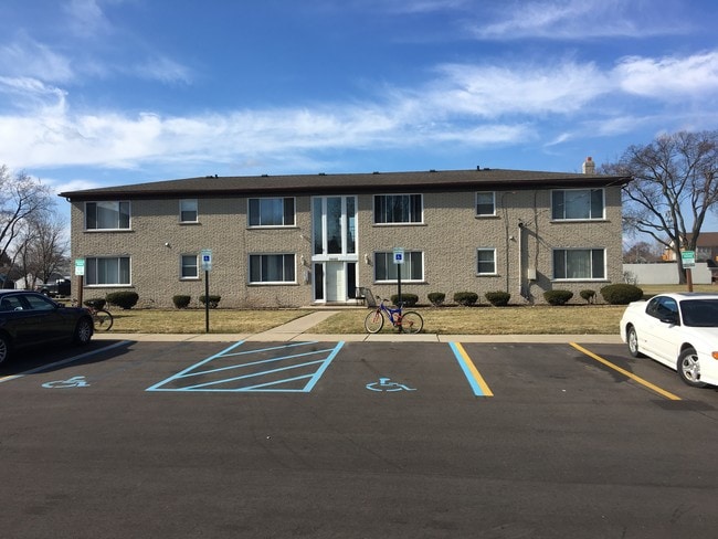 Easpointe Apartments - Easpointe Apartments