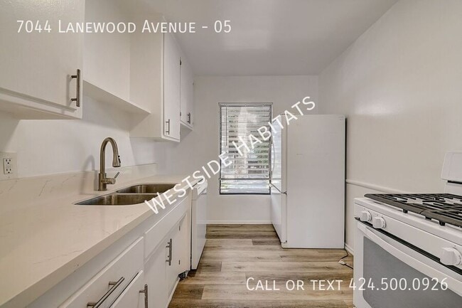 Photo - 7044 Lanewood Ave Unidad 05