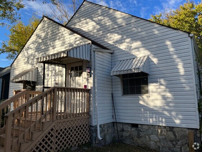 Building Photo - 2209 Bailey Ave Rental