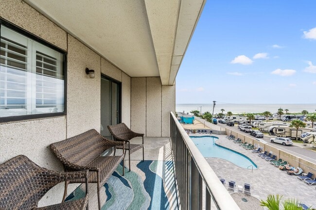 Photo - $2,000/month – Snowbird Rental, Oceanfront...