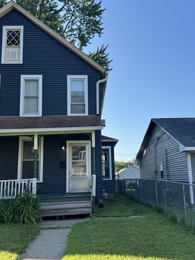 Photo - 2325 McKinley Ave