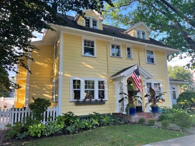 Photo - 410 Wellington Ave Unit SI ID1380472P