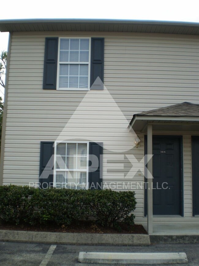 Building Photo - MOVE-IN SPECIAL, $1 RENT!! - Nice 2 Bd | 1.5 Ba Townhouse in West Knox Condo Community! Unit 1814