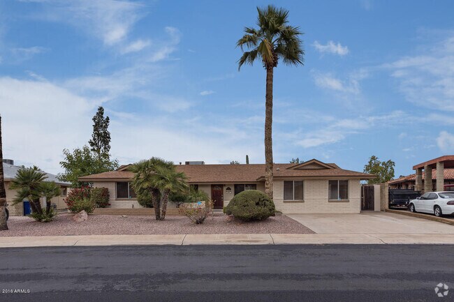 Building Photo - 610 E Malibu Dr Rental