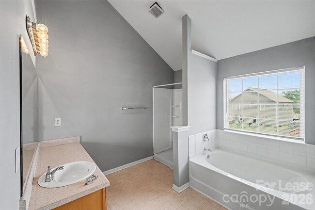 Photo - 10521 Barvas St