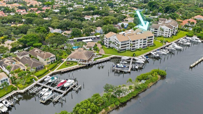 Building Photo - 811 Oak Harbour Dr Rental