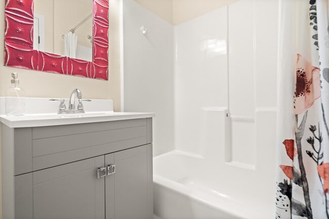 Building Photo - 12 West St