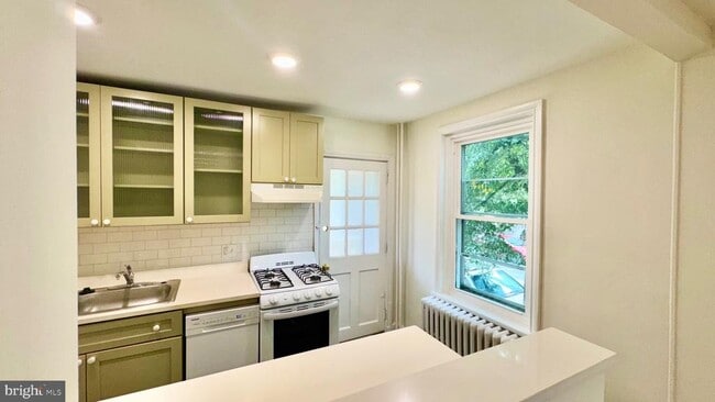 Photo - 2148 Green St