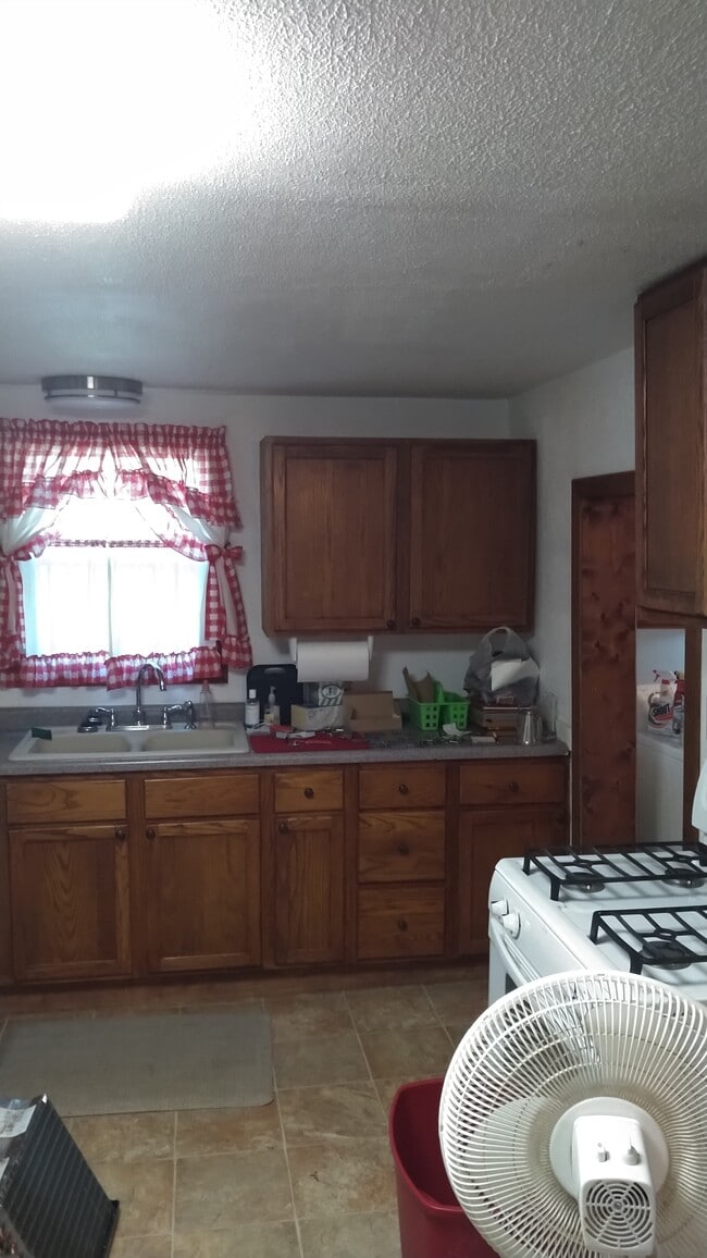 Photo - 411 W Clark St