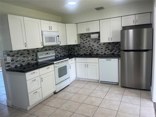 Photo - 753 SW 3rd St