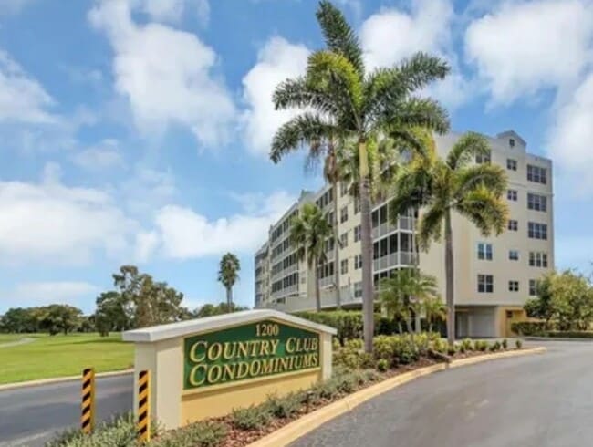 Photo - 1200 Country Club Dr Unidad 3503