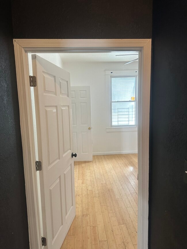 Photo - 1640 Poland Ave