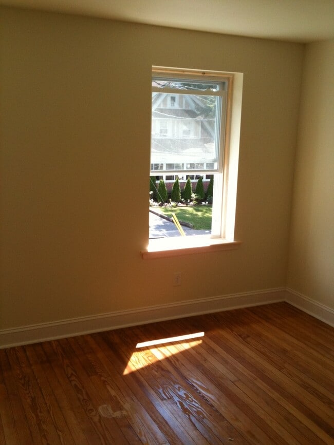 852 Martin Ave Unit B