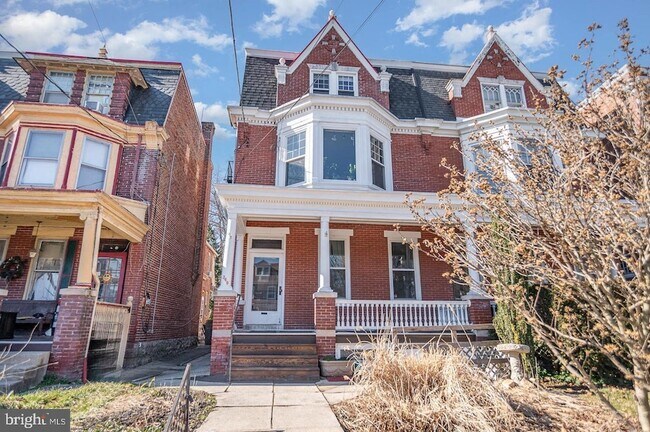 340 College Ave