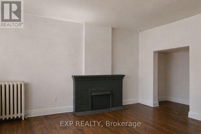 Photo - 190 Dunn Ave