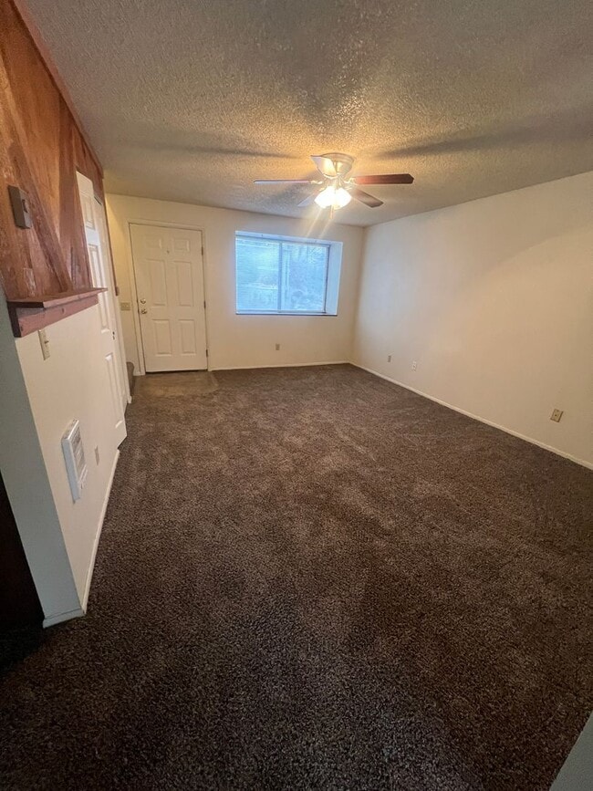 Photo - 1426-1426 E Poplar St Unit 1422 E Poplar