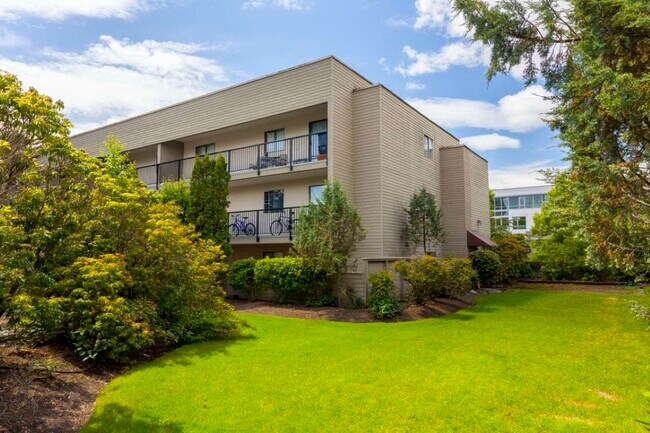 Dolphin Square Apartments