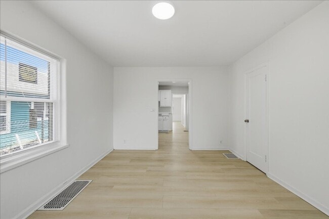 Photo - 1511-1511 N Chester Ave Unit 1511 N Chester Avenue