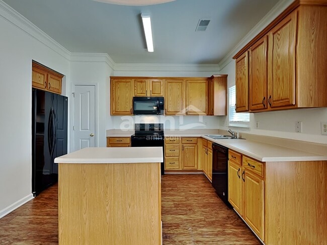 Photo - 130 Nevis Ln