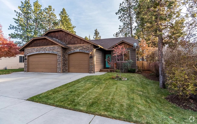 Building Photo - Single Level 2 Bed/2 Bath Townhome in Old ...